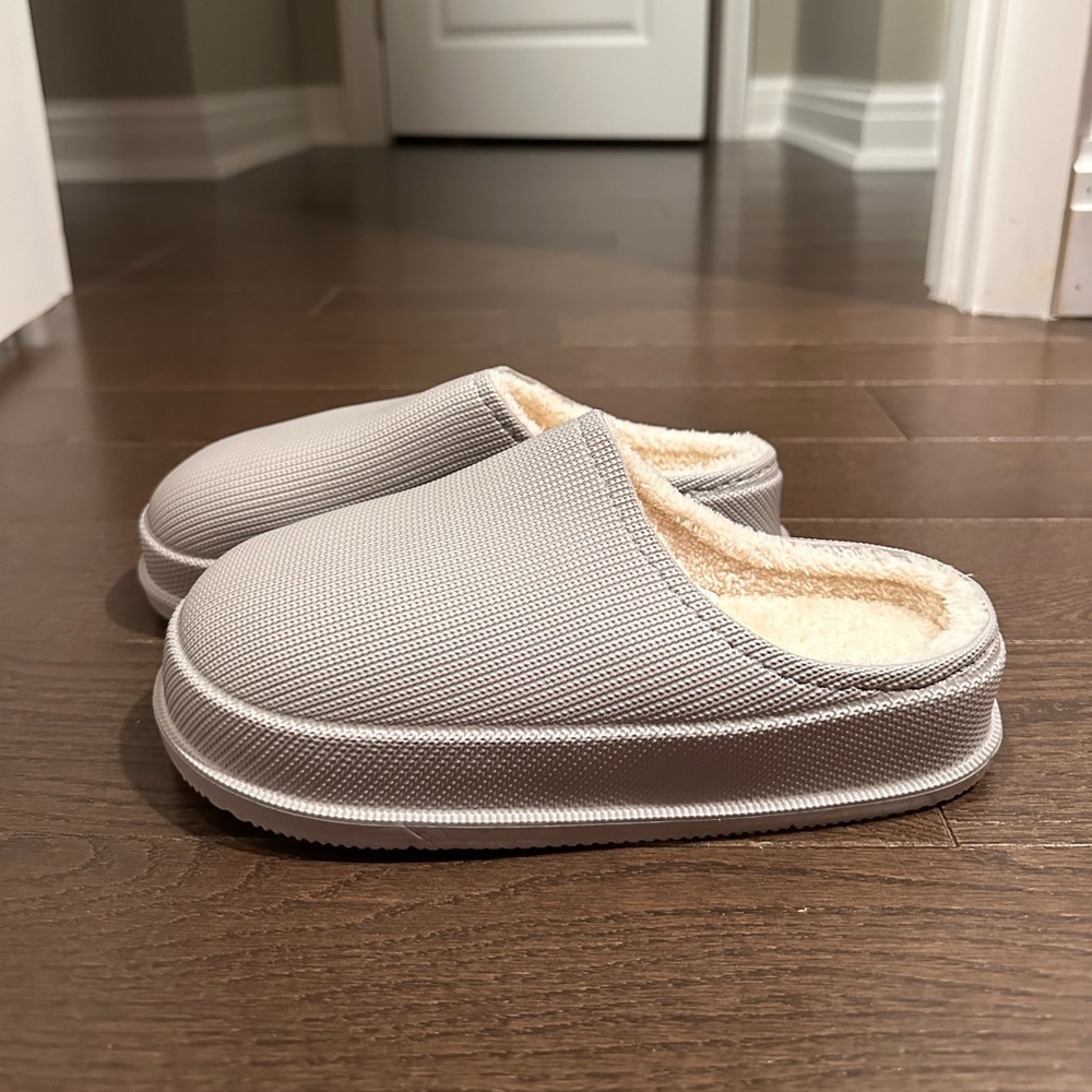 NEW Cloudies Fur Slippers with Memory Foam Insole
